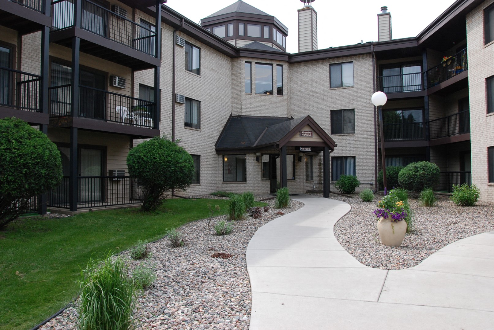 Riverview Highlands Apartments in Saint Paul, MN